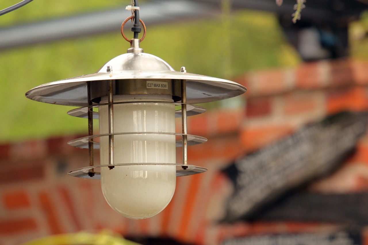 Lampy tarasowe – dlaczego warto je mieć?