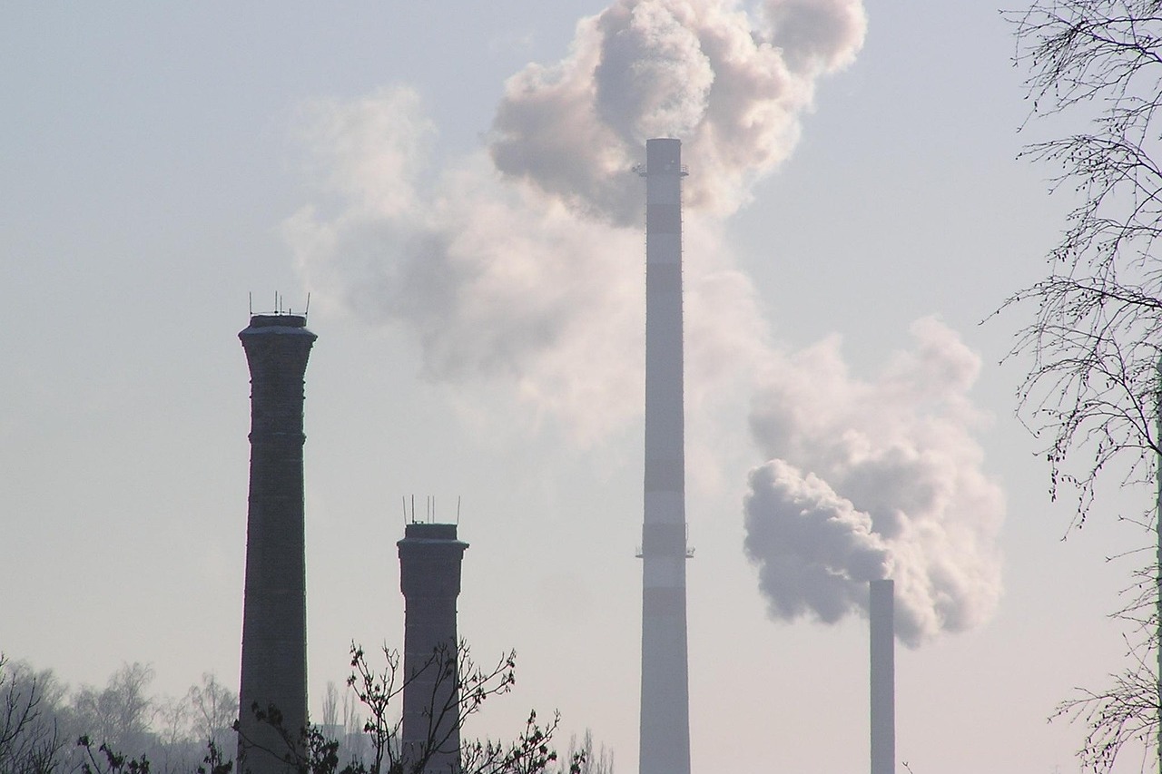 Kominy stalowe przemysłowe – budowa, ekspertyzy i konserwacja